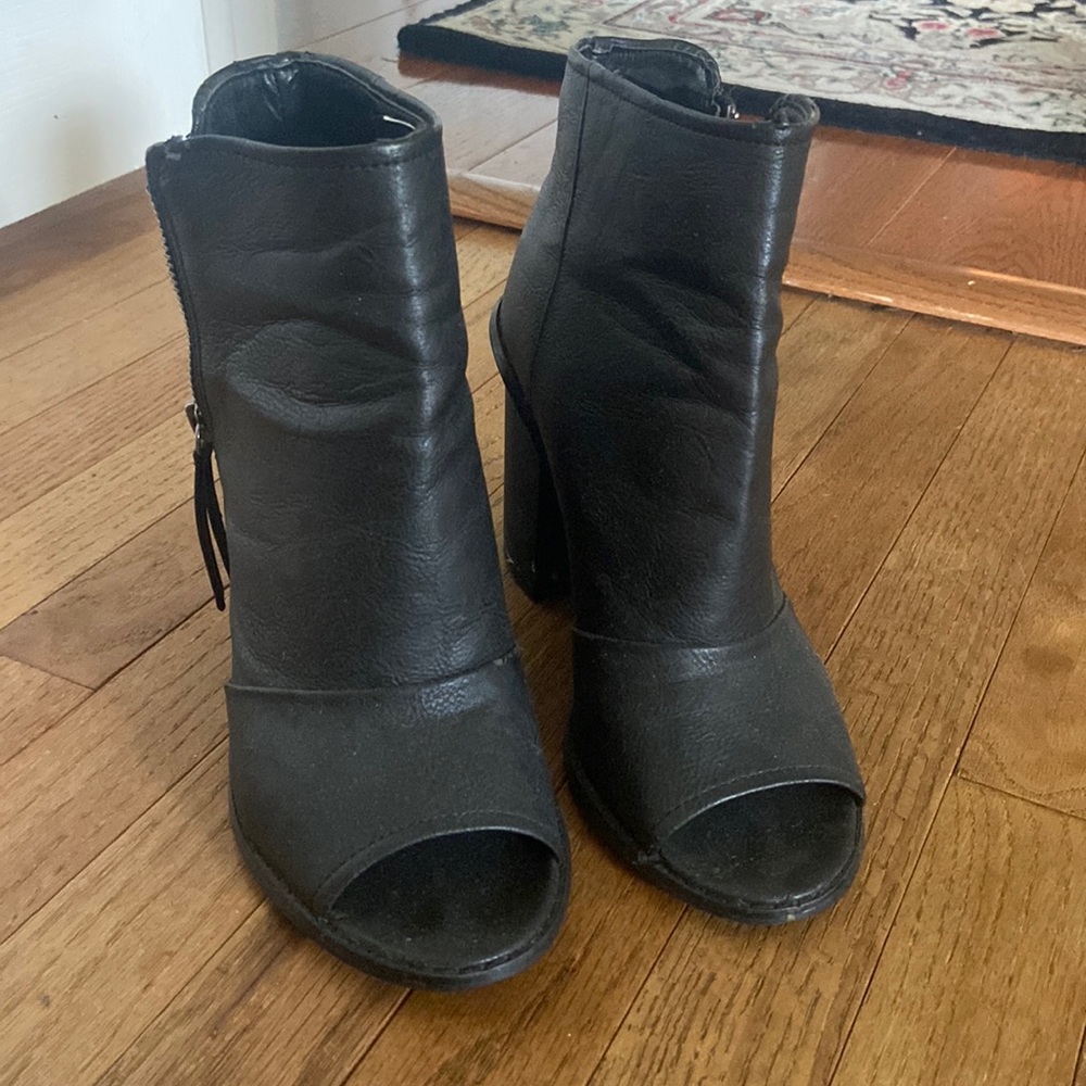 Black peep toe wedges